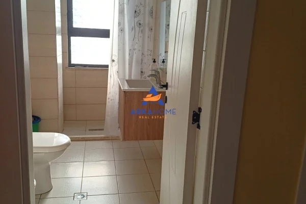 Shtepi me qera Apartament ne Tirane, 2+1, Mobilimi E mobiluar, Pagesa 820  Euro.