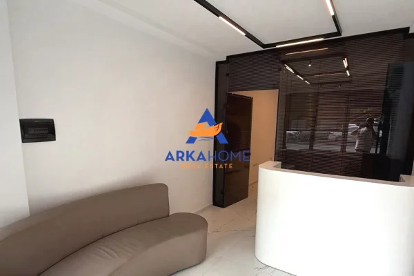JEPET DYQAN ME QERA 30M2 "RRUGA E DIBRËS, PRANË KOMISARIATIT NR. 4" 50.000 LEKE