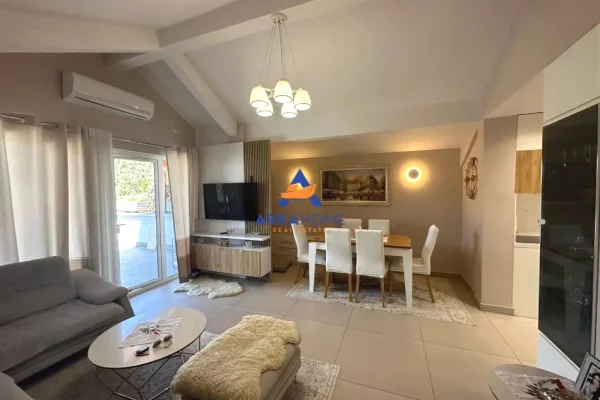 Shtepi me qera Apartament ne Tirane, 2+1, Mobilimi E mobiluar, Pagesa 711  Euro.