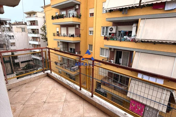 Shtepi me qera Apartament ne Tirane, 2+1, Mobilimi E mobiluar, Pagesa 600  Euro.