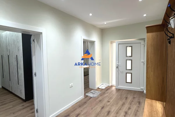 Shtepi me qera Apartament ne Tirane, 2+1, Mobilimi E mobiluar, Pagesa 1,100  Euro.