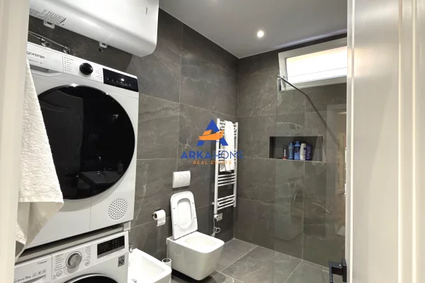 Shtepi me qera Apartament ne Tirane, 2+1, Mobilimi E mobiluar, Pagesa 1,100  Euro.