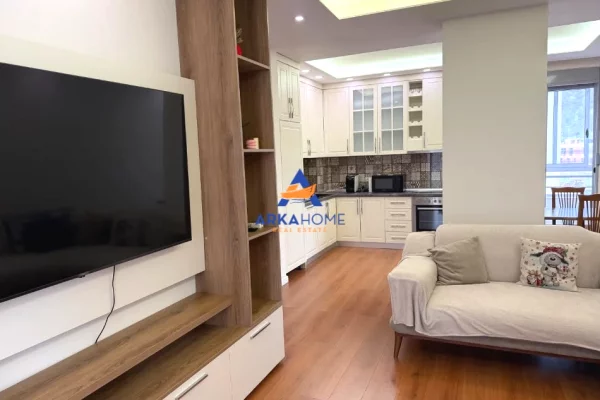 Shtepi me qera Apartament ne Tirane, 2+1, Mobilimi E mobiluar, Pagesa 820  Euro.