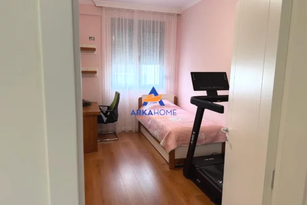 Shtepi me qera Apartament ne Tirane, 2+1, Mobilimi E mobiluar, Pagesa 820  Euro.