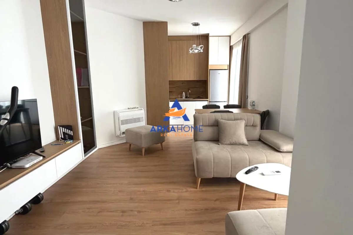 Shtepi me qera Apartament ne Tirane, 1+1, Mobilimi E mobiluar, Pagesa 875  Euro.