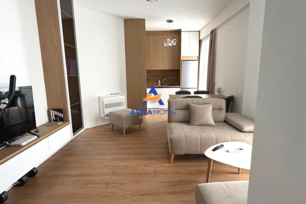 Shtepi me qera 1+1 ne Tirane - 875 Euro