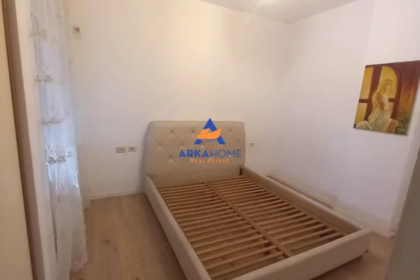 Shtepi me qera Apartament ne Tirane, 2+1, Mobilimi E mobiluar, Pagesa 601  Euro.