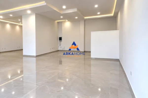 JEPET AMBIENT BIZNESI PER SHITJE 170 M2 "USLUGA, JORDAN MISJA" 765000 EURO