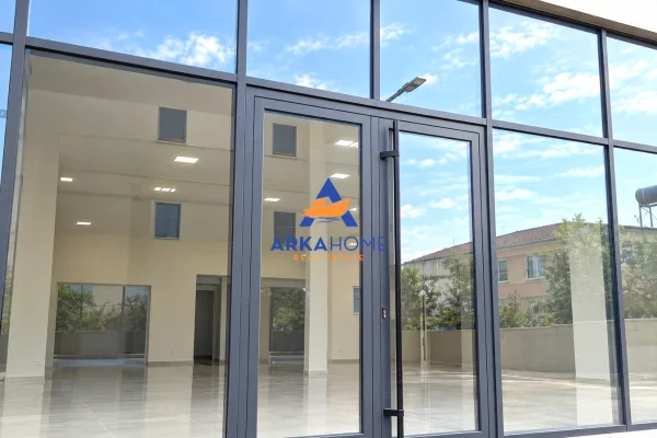 Ambient biznesi ne shitje 1+1 ne Tirane - 218,000 Euro