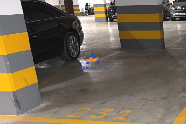 JEPEN GARAZHDE PER SHITJE "RRUGA PIETER BOGDANI, ASTIR" 23000 EURO/GARAZHD