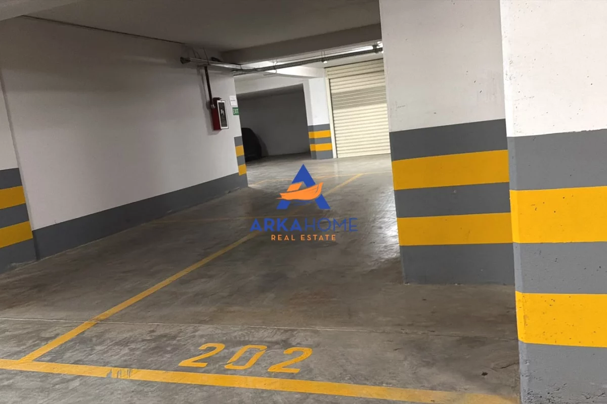 JEPEN GARAZHDE PER QERA "RRUGA PIETER BOGDANI, ASTIR" 55000 (NE -2) /GARAZHD