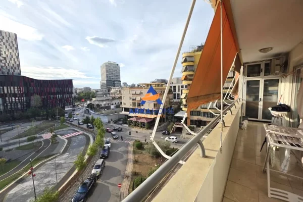 Shtepi me qera Apartament ne Tirane, 3+1, Mobilimi E mobiluar, Pagesa 2,000  Euro.