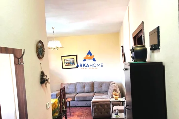 Shtepi me qera 2+1 ne Tirane - 548 Euro