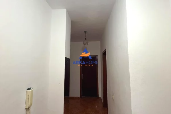 Shtepi me qera Apartament ne Tirane, 2+1, Mobilimi E mobiluar, Pagesa 460  Euro.