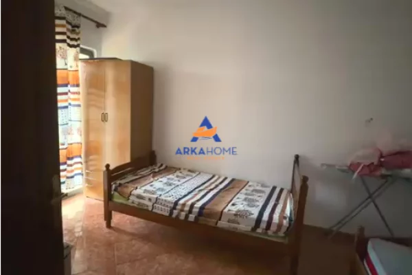 Shtepi me qera Apartament ne Tirane, 2+1, Mobilimi E mobiluar, Pagesa 460  Euro.