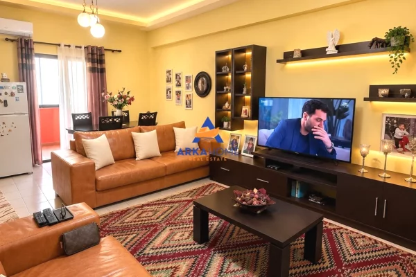 SHITET APARTAMENT 3+1+3 BALLKONE "PRANE SHKOLLES FAIK KONICA, MYSLYM SHYRI" 38400000 LEKE