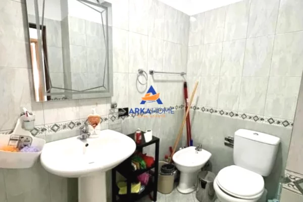 Shtepi me qera Apartament ne Tirane, 2+1, Mobilimi E mobiluar, Pagesa 657  Euro.