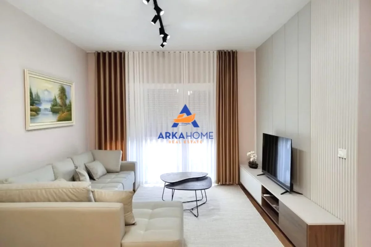 Shtepi me qera Apartament ne Tirane, 1+1, Mobilimi E mobiluar, Pagesa 767  Euro.