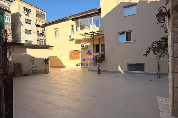 Shtepi me qera 5+1 ne Tirane - 2,307 Euro