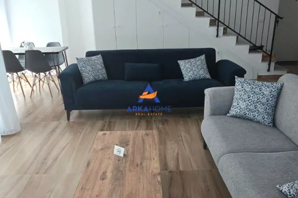 Shtepi ne shitje Apartament ne Durres, 2+1, Mobilimi E mobiluar, Pagesa 176,200  Euro.