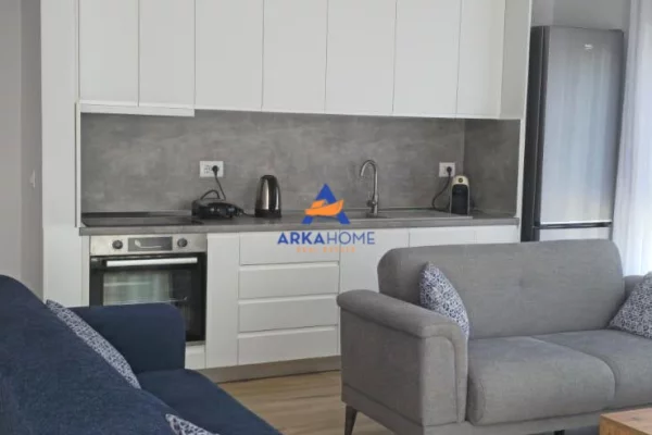 Shtepi ne shitje Apartament ne Durres, 2+1, Mobilimi E mobiluar, Pagesa 176,200  Euro.
