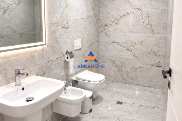 Shtepi ne shitje Apartament ne Durres, 2+1, Mobilimi E mobiluar, Pagesa 176,200  Euro.
