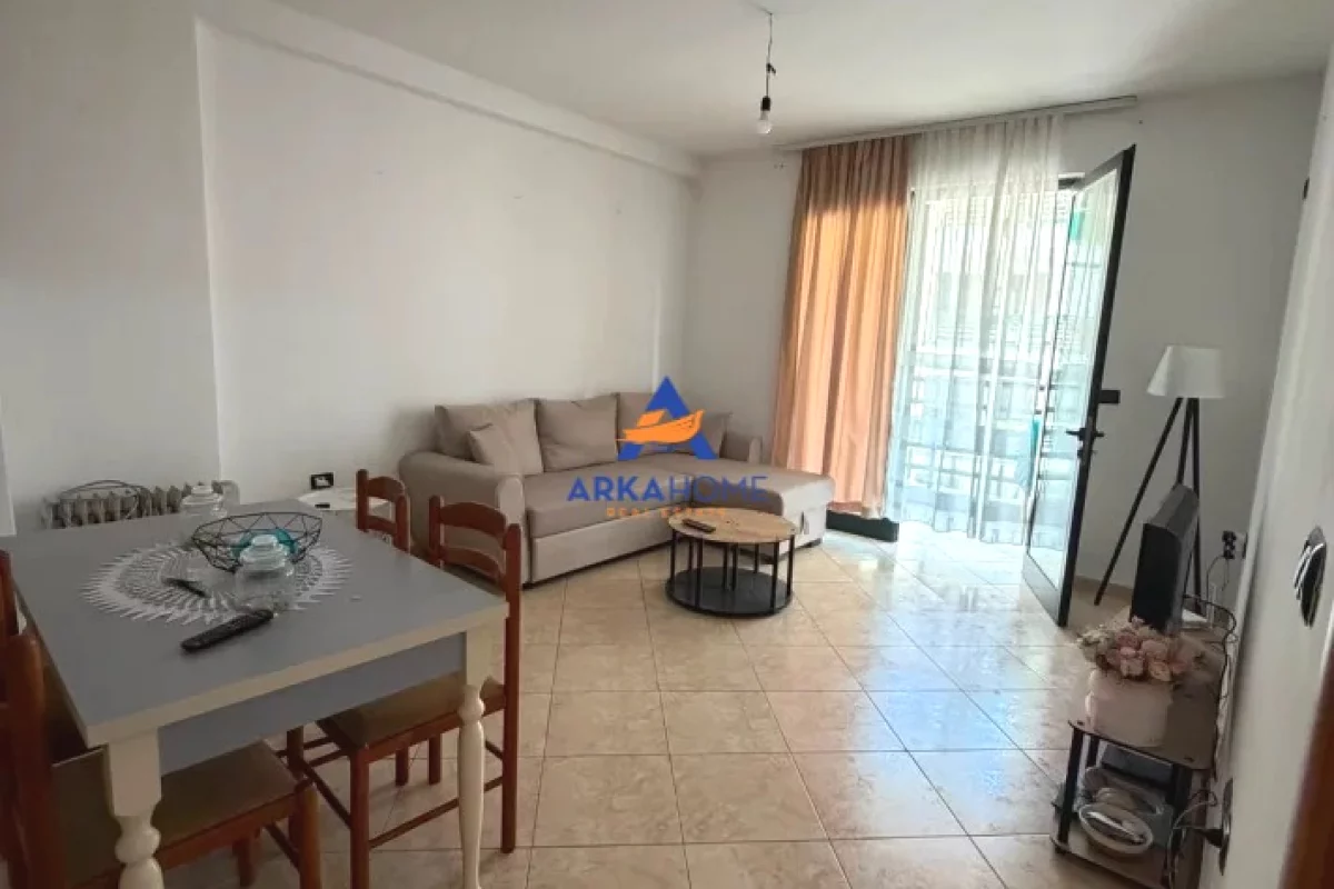 Shtepi me qera Apartament ne Tirane, 1+1, Mobilimi E mobiluar, Pagesa 450  Euro.