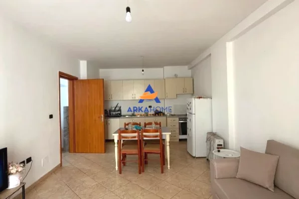 Shtepi me qera Apartament ne Tirane, 1+1, Mobilimi E mobiluar, Pagesa 450  Euro.