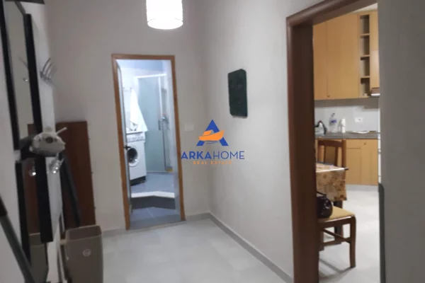 Shtepi ne shitje Apartament ne Tirane, 1+1, Mobilimi E mobiluar, Pagesa 182,320  Euro.