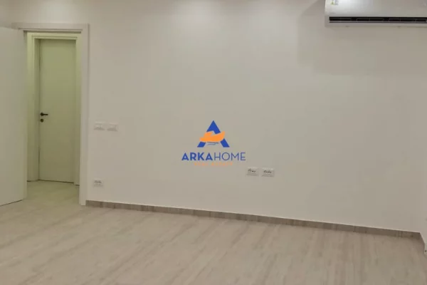 Ambient biznesi me qera 3+1 ne Tirane - 1,546 Euro