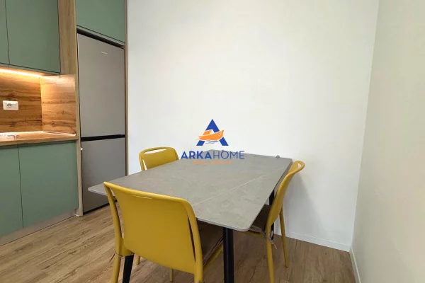 Shtepi me qera Apartament ne Tirane, 1+1, Mobilimi E mobiluar, Pagesa 828  Euro.
