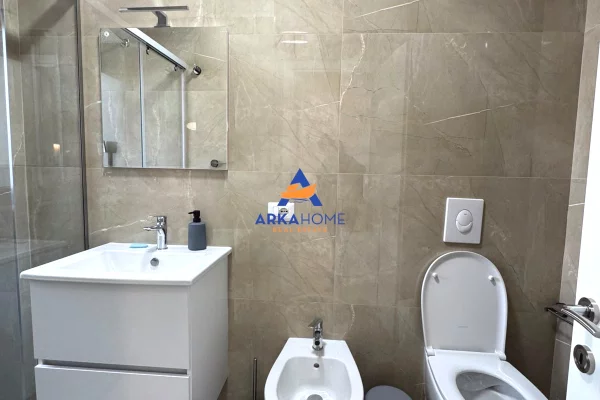 Shtepi me qera Apartament ne Tirane, 1+1, Mobilimi E mobiluar, Pagesa 828  Euro.
