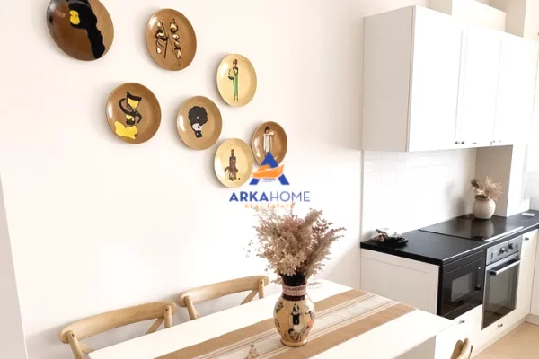 Shtepi me qera Apartament ne Tirane, 2+1, Mobilimi E mobiluar, Pagesa 700  Euro.