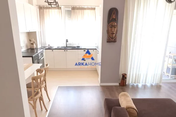 Shtepi me qera Apartament ne Tirane, 2+1, Mobilimi E mobiluar, Pagesa 700  Euro.
