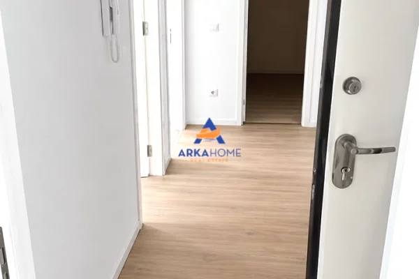 JEPET ZYRE ME QERA 82 M2 "KOMUNA E PARISIT" 700 EURO