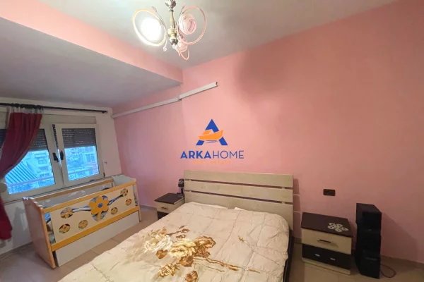 Shtepi me qera Apartament ne Tirane, 3+1, Mobilimi E mobiluar, Pagesa 806  Euro.