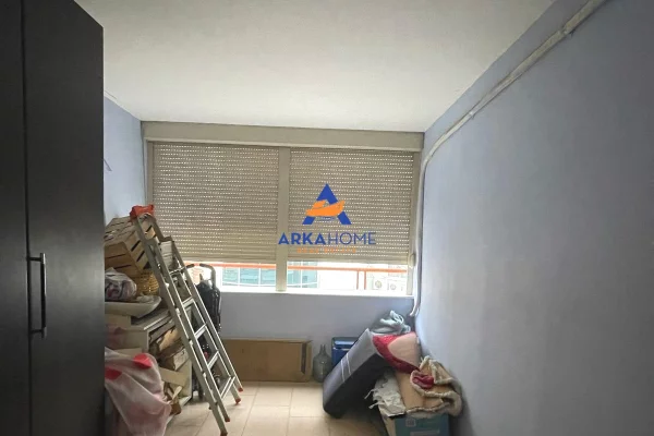 Shtepi me qera Apartament ne Tirane, 3+1, Mobilimi E mobiluar, Pagesa 806  Euro.