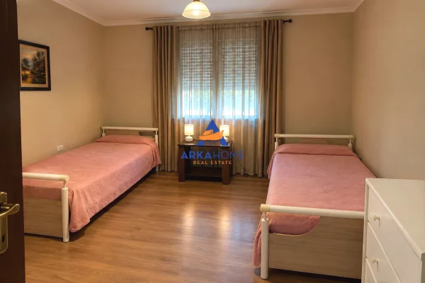 Shtepi me qera Apartament ne Tirane, 2+1, Mobilimi E mobiluar, Pagesa 883  Euro.