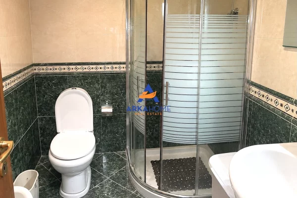 Shtepi me qera Apartament ne Tirane, 2+1, Mobilimi E mobiluar, Pagesa 883  Euro.