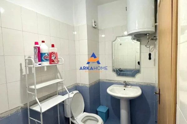 Shtepi me qera Apartament ne Tirane, 1+1, Mobilimi E mobiluar, Pagesa 494  Euro.