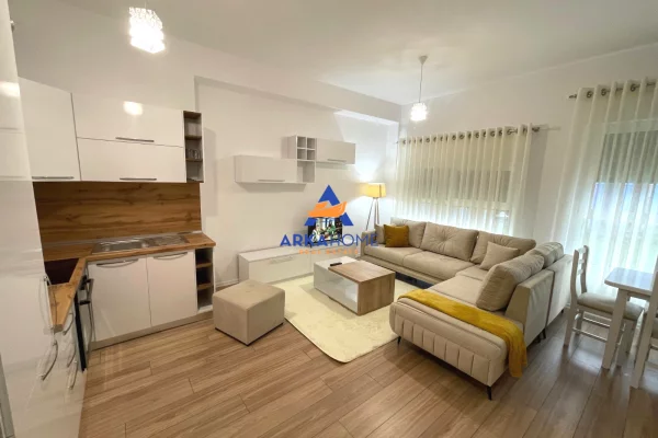 Shtepi me qera Apartament ne Tirane, 2+1, Mobilimi E mobiluar, Pagesa 552  Euro.