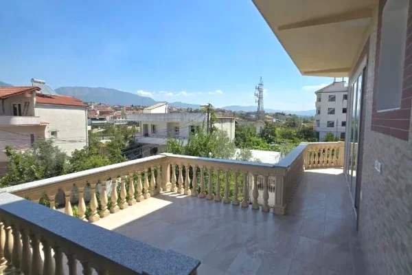 Shtepi me qera Apartament ne Tirane, 2+1, Mobilimi E mobiluar, Pagesa 650  Euro.
