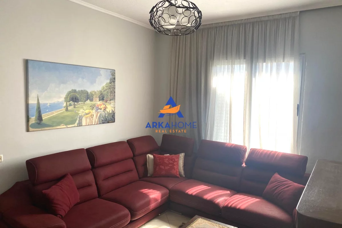 Shtepi me qera Apartament ne Tirane, 2+1, Mobilimi E mobiluar, Pagesa 718  Euro.