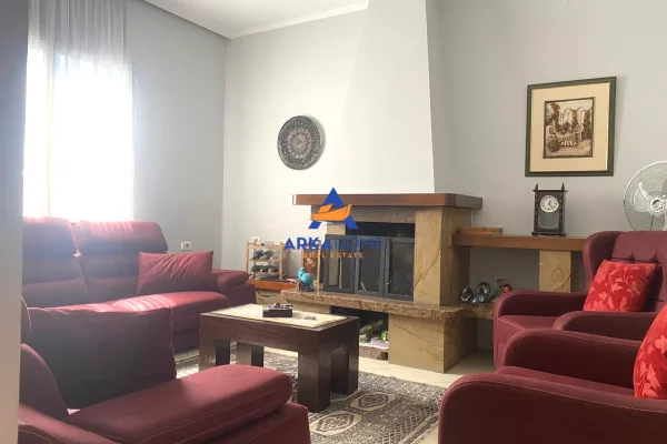 Shtepi me qera Apartament ne Tirane, 2+1, Mobilimi E mobiluar, Pagesa 718  Euro.