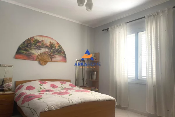 Shtepi me qera Apartament ne Tirane, 2+1, Mobilimi E mobiluar, Pagesa 718  Euro.