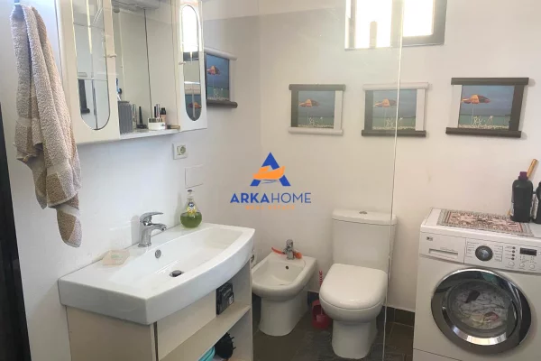 Shtepi me qera Apartament ne Tirane, 2+1, Mobilimi E mobiluar, Pagesa 718  Euro.