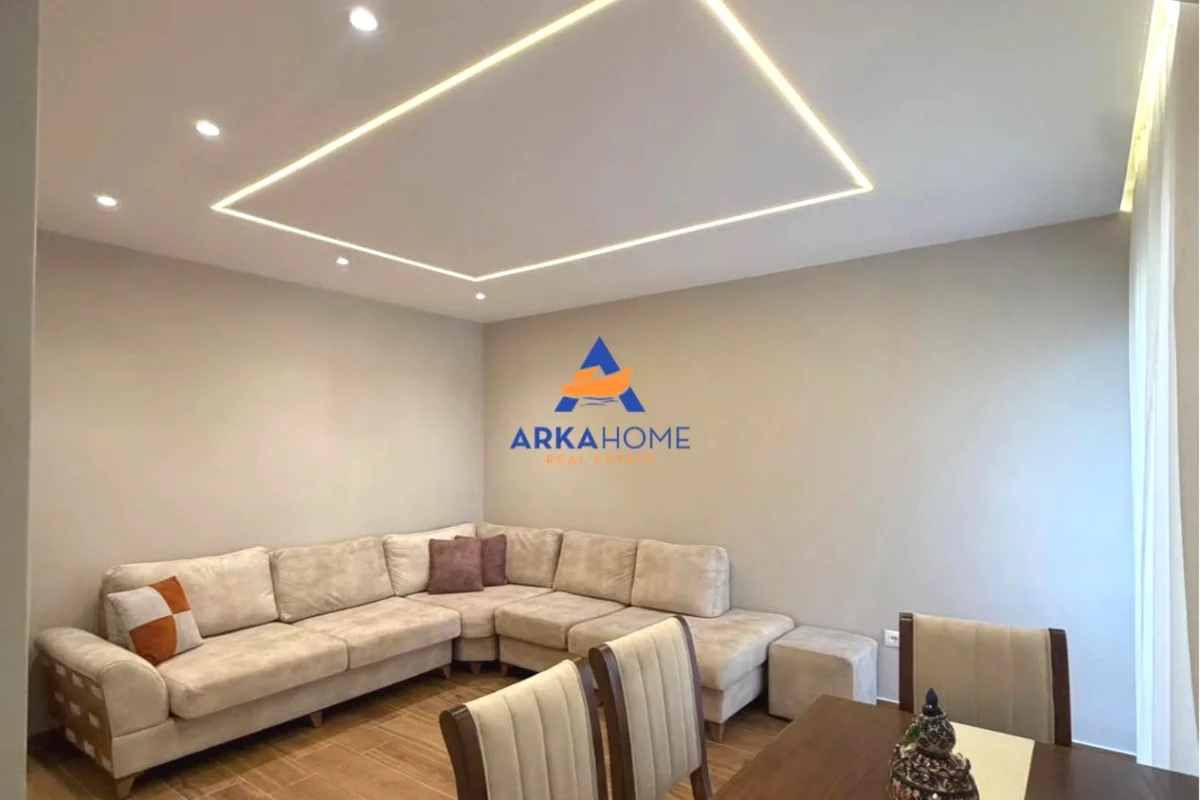 Shtepi me qera Apartament ne Tirane, 3+1, Mobilimi E mobiluar, Pagesa 885  Euro.