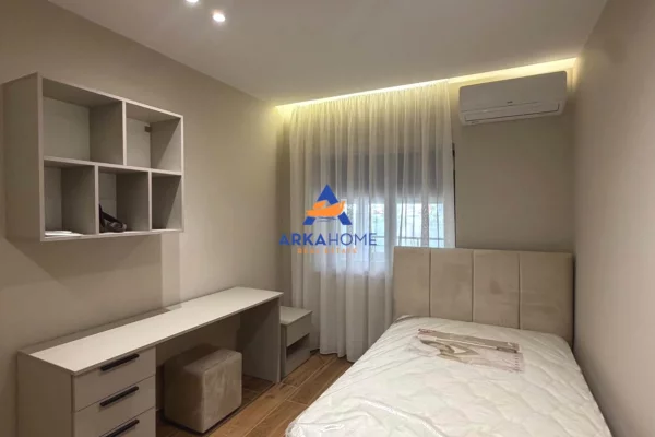 Shtepi me qera Apartament ne Tirane, 3+1, Mobilimi E mobiluar, Pagesa 885  Euro.