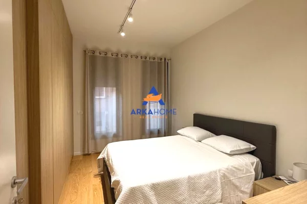 Shtepi me qera Apartament ne Tirane, 2+1, Mobilimi E mobiluar, Pagesa 1,250  Euro.