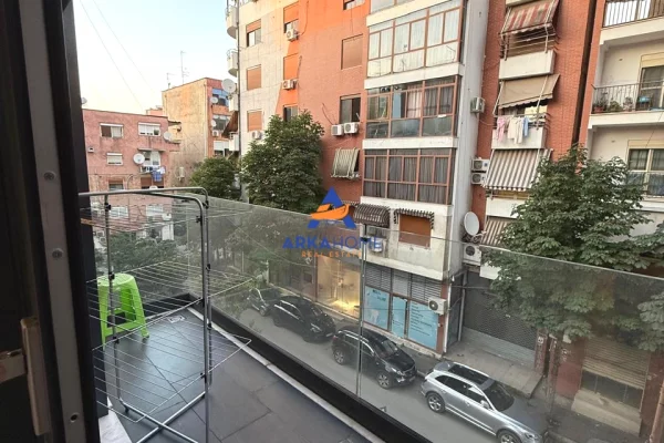 Shtepi me qera Apartament ne Tirane, 2+1, Mobilimi E mobiluar, Pagesa 1,250  Euro.